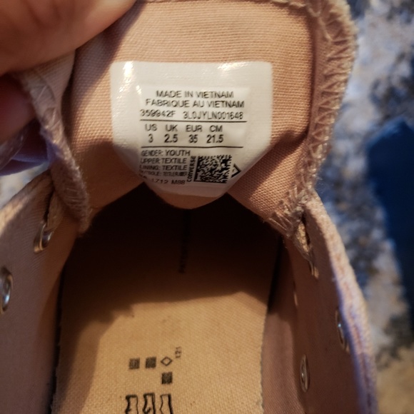 Converse - Picture 3 of 3